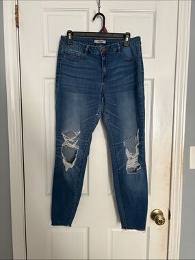 refuge Women's Ripped Skinny Jeans in Blue